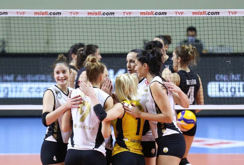 VakıfBank Bayanlar Voleybol Takımının  ligde bileği bükülmüyor 