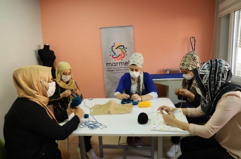 MARDİNLİ KADINLAR İÇİN MARMEK KURSLARI BAŞLADI