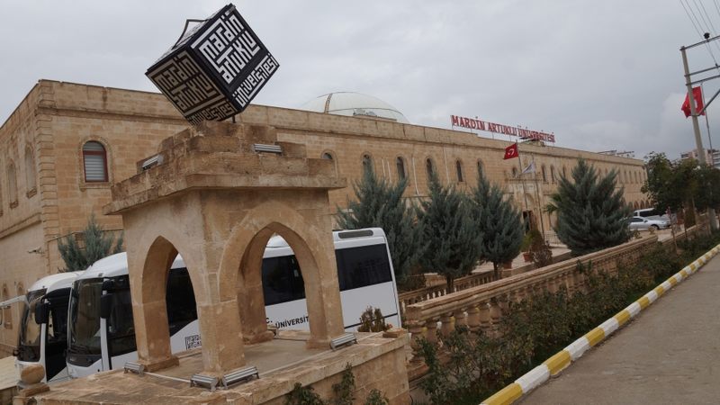 MARDİN ARTUKLU ÜNİVERSİTESİ AKADEMİK PERSONEL ALIM İLANI YAYINLADI