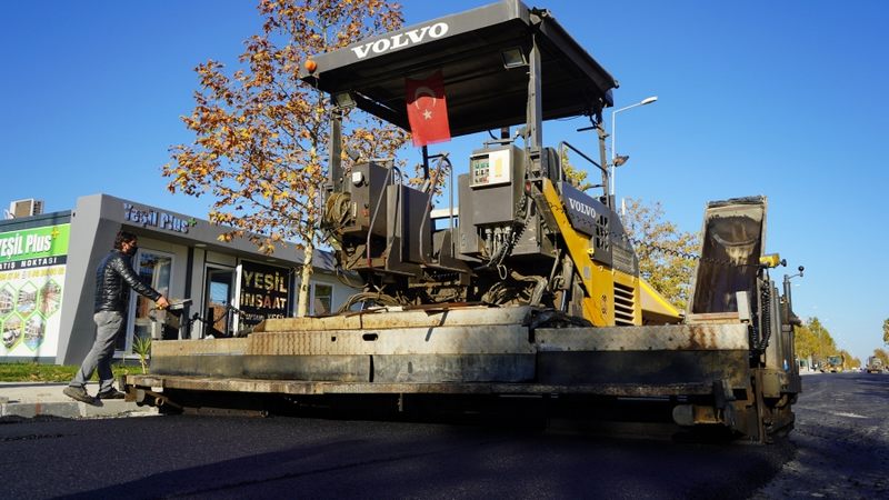 LÜLEBURGAZ BELEDİYESİ ,ÖZGÜRLÜK CADDESİNDE ASFALT ÇALIŞMALARINDA SON AŞAMAYA GELDİ