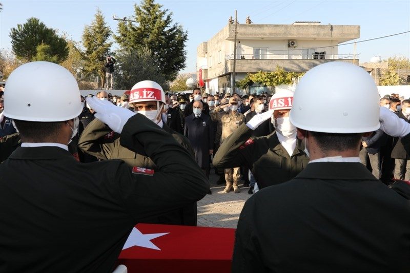 MARDİN ŞEHİDİNİ SON YOLCULUĞUNA UĞURLADI 