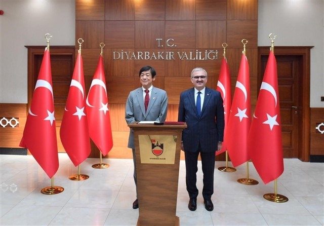 JAPONYA BÜYÜKELÇİSİNDEN  MARDİN ZİYARETİNİN ARDINDAN  DİYARBAKIR ZİYARETİ