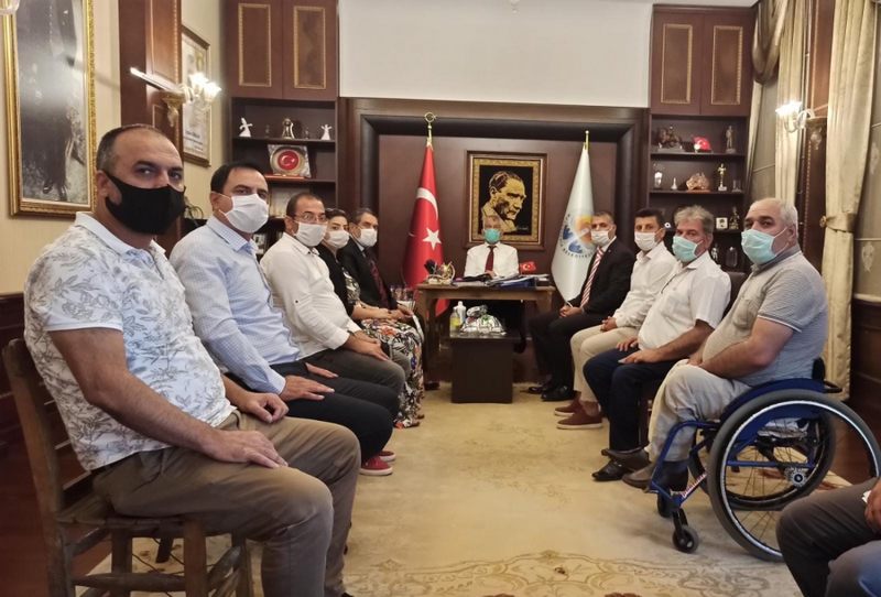 Doğu ve Güneydoğu Kültür Sanat Derneği’nden Başkan Zeydan Karalar’a ziyaret