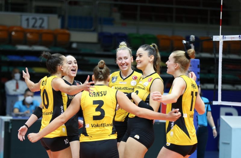 VakıfBank kupada lider olarak turladı