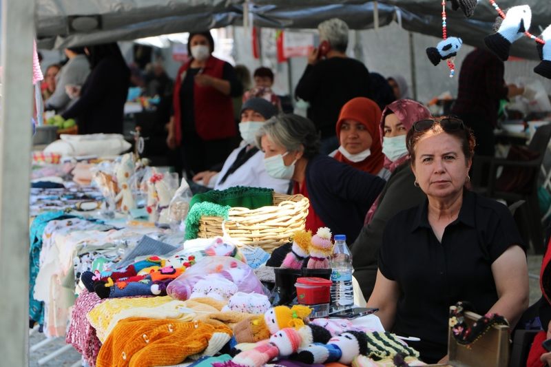 ELMADAĞLI KADINLARIN ÜRETTİĞİ ÜRÜNLER  ‘KADIN EMEĞİ GÜNLERİ’SERGİSİNDE