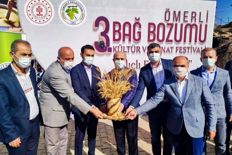 ÖMERLİ 3.BAĞBOZUMU ŞENLİKLERİ TÖRENLE BAŞLADI