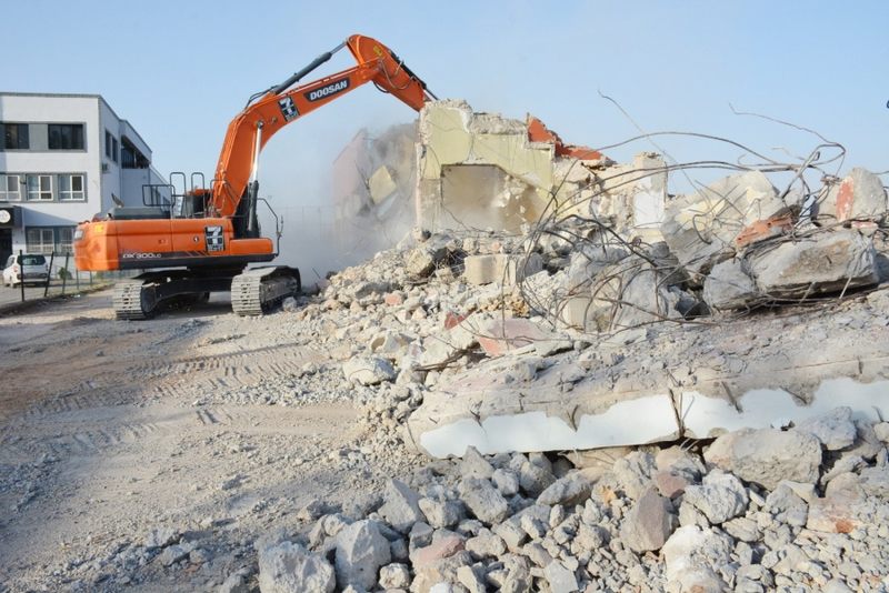 Kızıltepe Spor Kompleksi için ilk kazma vuruldu, 