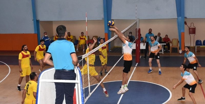 NUSAYBİN İPEKYOL VOLEYBOL ERKEKLER TAKIMI KIZILTEPE