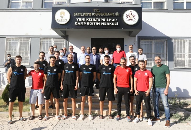 Mardin Valisi  Mahmut Demirtaş’tan Yeni Kızıltepe Spor Takımına Destek Ziyareti