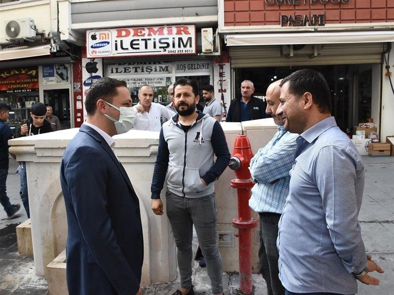 Nusaybin Kaymakamı Ercan Kayabaşı, Tarihi Nusaybin Çarşısı’ndaki restorasyon çalışmalarını denetledi.