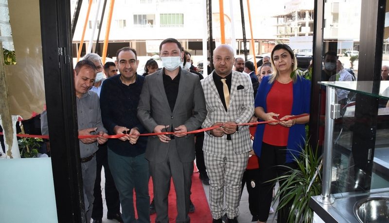 Nusaybin İlçe Kaymakamı Ercan Kayabaşı Yağmur’un Mutfağı Restoran Açılışına Katıldı.