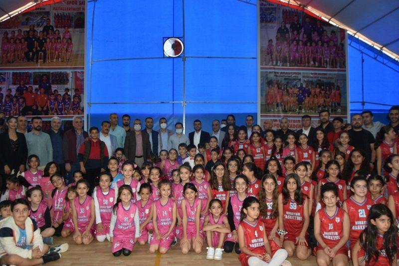 NUSAYBİN SPOR AKADEMİSİ TÖRENLE HİZMETE AÇILDI