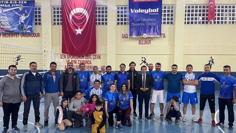 Artuklu İlçesinde Düzenlenen Voleybol Turnuvasın da Finale Çıkan Takımlar  Belli Oldu