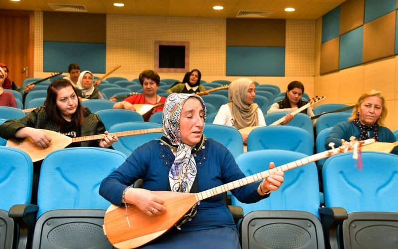65 yaşındaki Sakine Nine Konser hayalini Mamak’ta gerçekleştirecek