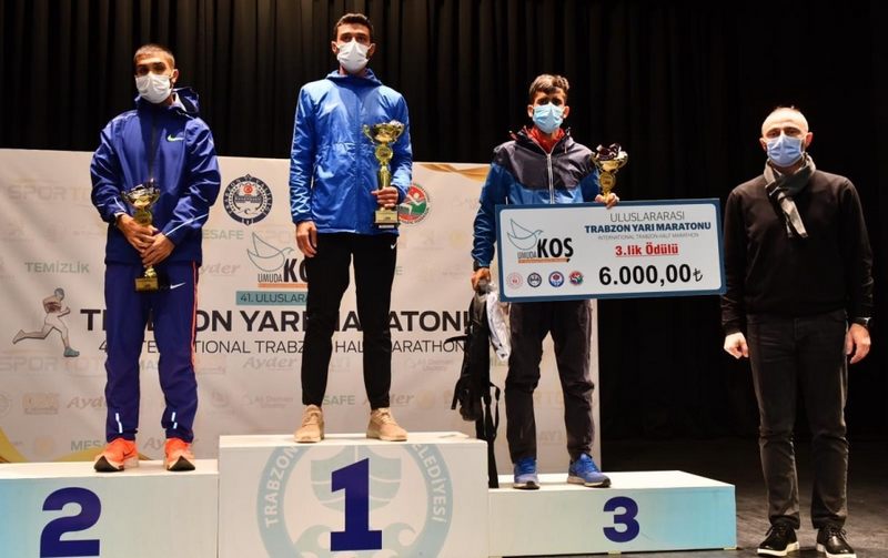 MARDİNLİ MİLLİ ATLET ÖMER ALKANOĞLU TRABZON MARATONUNDA  BİRİNCİLİĞE KOŞTU