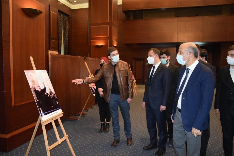 AK Parti Ankara Gençlik Kolları’ndan Cumhubaşkanı Erdoğan’a Sürpriz Fotoğraf Sergisi