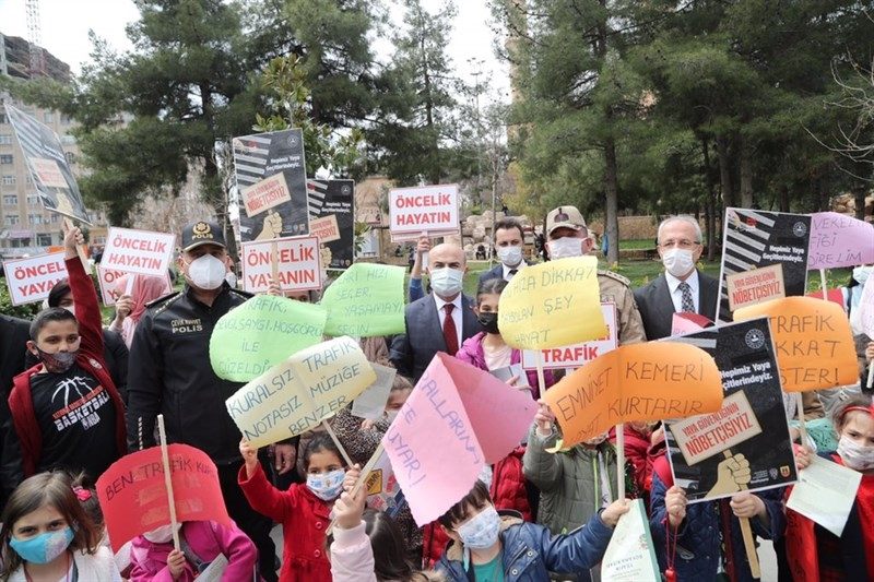 Mardin Valisi  Demirtaş, Trafikte Yaya Önceliğine Dikkat Çekti