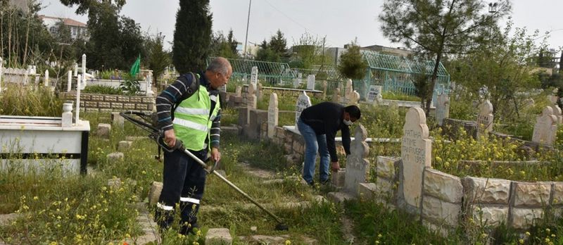 NUSAYBİN İLÇESİNDE MEZARLIKLARDA TEMİZLİK ÇALIŞMALARI  ...