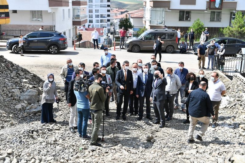 Kaymakam ve Belediye Başkanı  Mamak