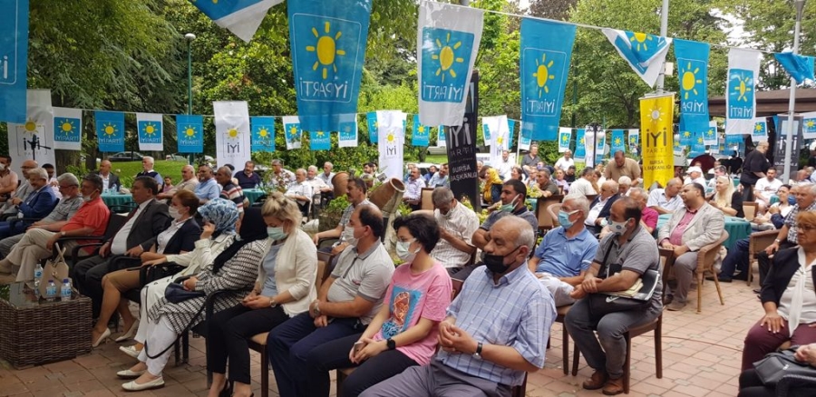 İYİ PARTİ BURSA’NIN BAYRAMLAŞMASINDA İZDİHAM YAŞANDI