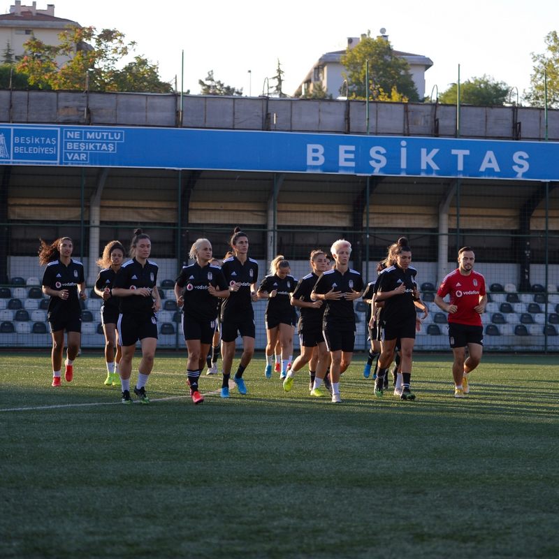 VODAFONE’DAN UEFA KADINLAR ŞAMPİYONLAR LİGİ TEMSİLCİMİZ BEŞİKTAŞ’A DESTEK 