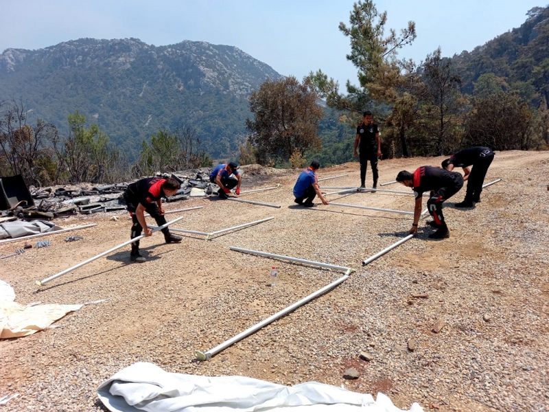 Maltepe Belediyesi ekipleri Marmaris’te yangınla savaşıyor