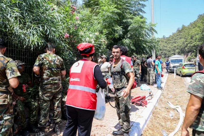 Azerbaycanlı Yangın Söndürme Ekibine Kızılay’dan Beslenme Desteği