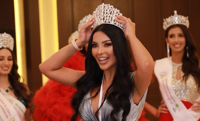 Gizem Şahin tacını yeni kraliçe Miss Belçika Phaedra Declercq devretti.