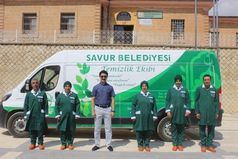 SAVUR BELEDİYESİ TEMİZLİK EKİBİ GÖREVİNE BAŞLADI