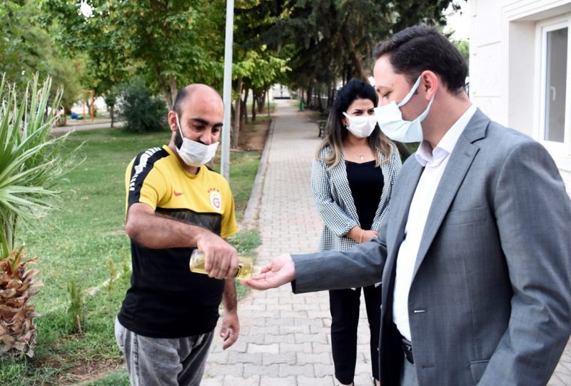 NUSAYBİN KAYMAKAMI ERCAN KAYABAŞI, MİLLET BAHÇESİ ALANINDA İNCELEMELERDE BULUNDU.