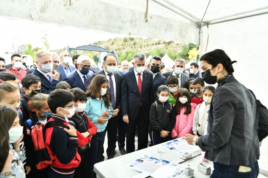  Mamak’ta bilim yolculuğu başladı