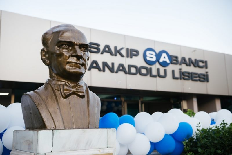 SAKIP SABANCI ANADOLU LİSESİ’NİN GURUR TABLOSU