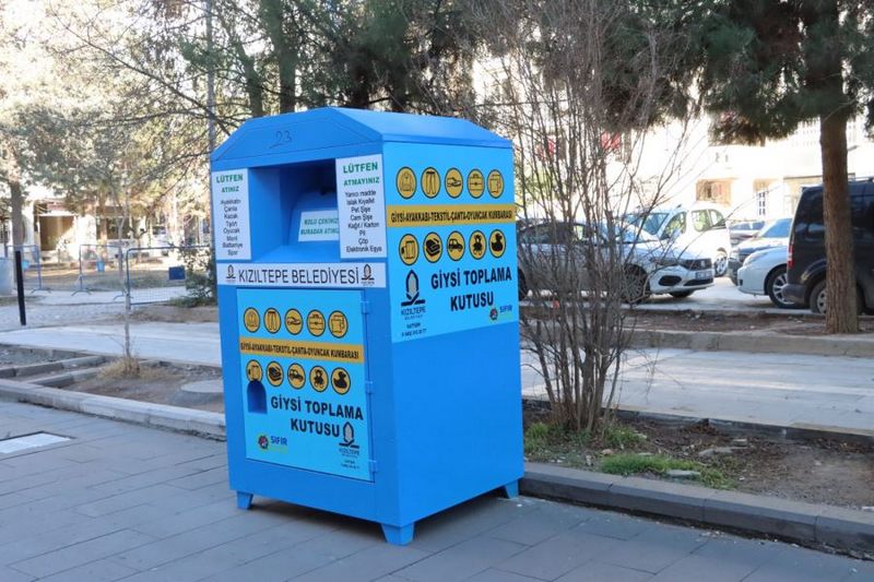  Kızıltepe Belediyesinden  Giysi Toplama Kutusu ile Sıfır Atık Projesine Destek