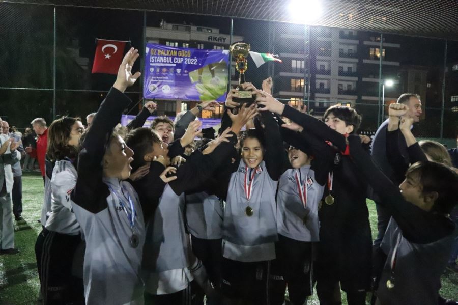 Kartal’da Düzenlenen Uluslararası Futbol Turnuvası Sona Erdi