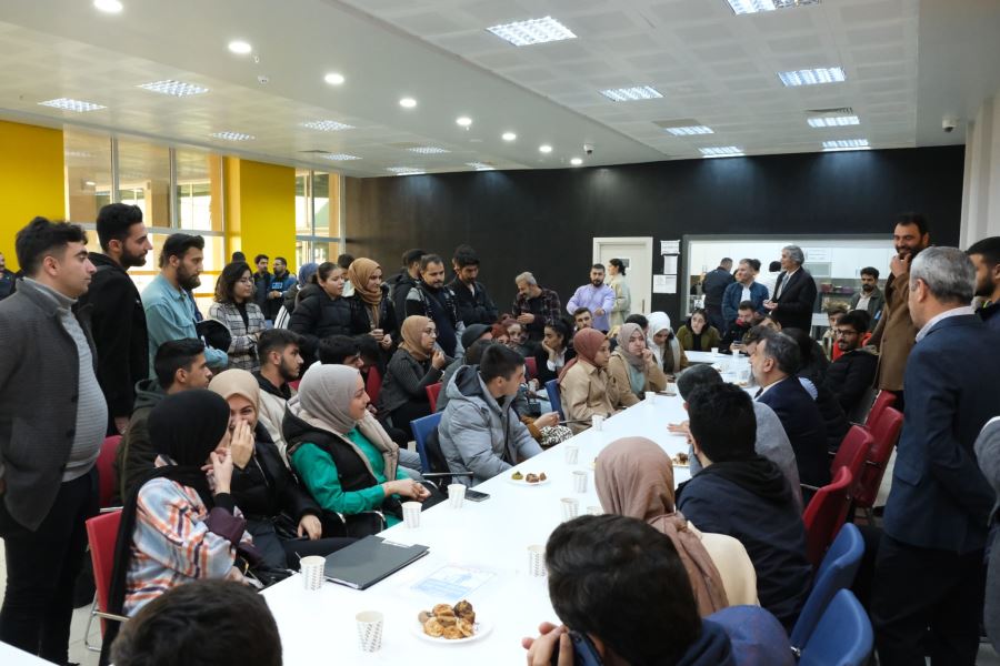 Mardin Artuklu Üniversitesi Rektörü Öğrencilerle Buluşmaya Devam Ediyor