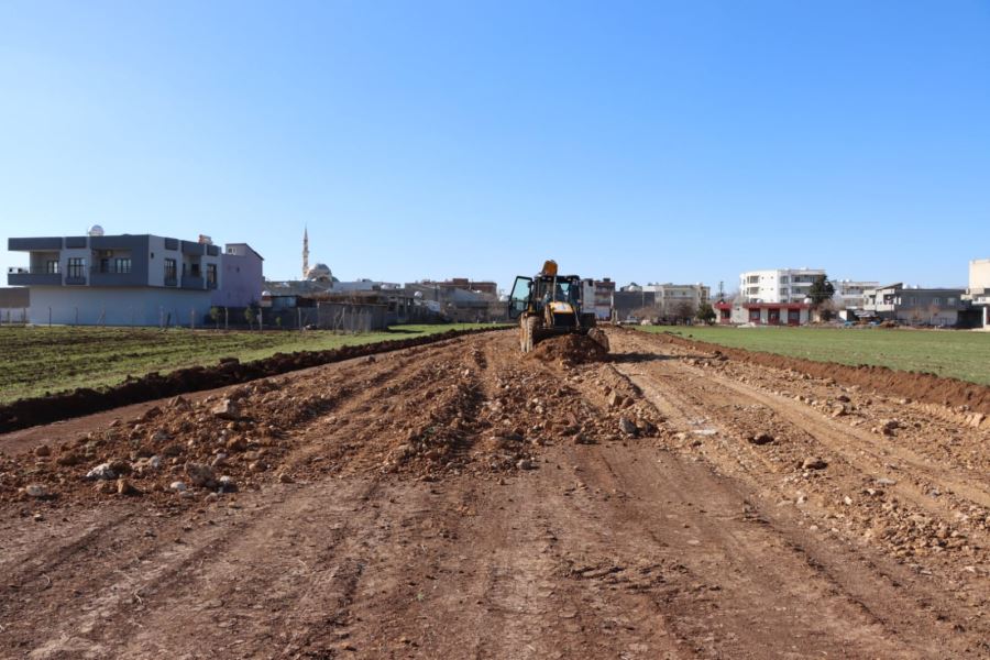 KIZILTEPE BELEDİYESİNDEN FIRAT MAHALLESİNDE YOL YAPIM ÇALIŞMALARI