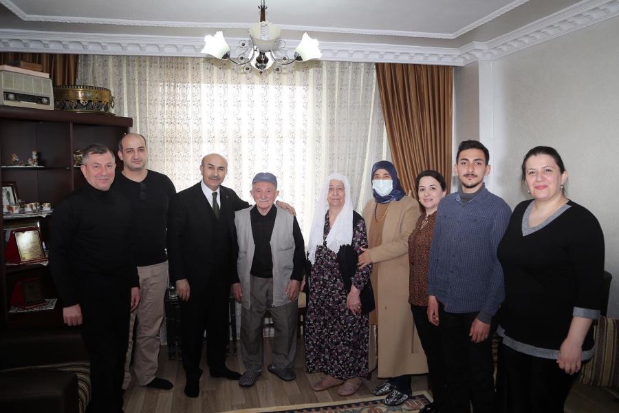 Mardin Valisi Mahmut  Demirtaş Yaşlı Vatandaşları Ziyaret Etti