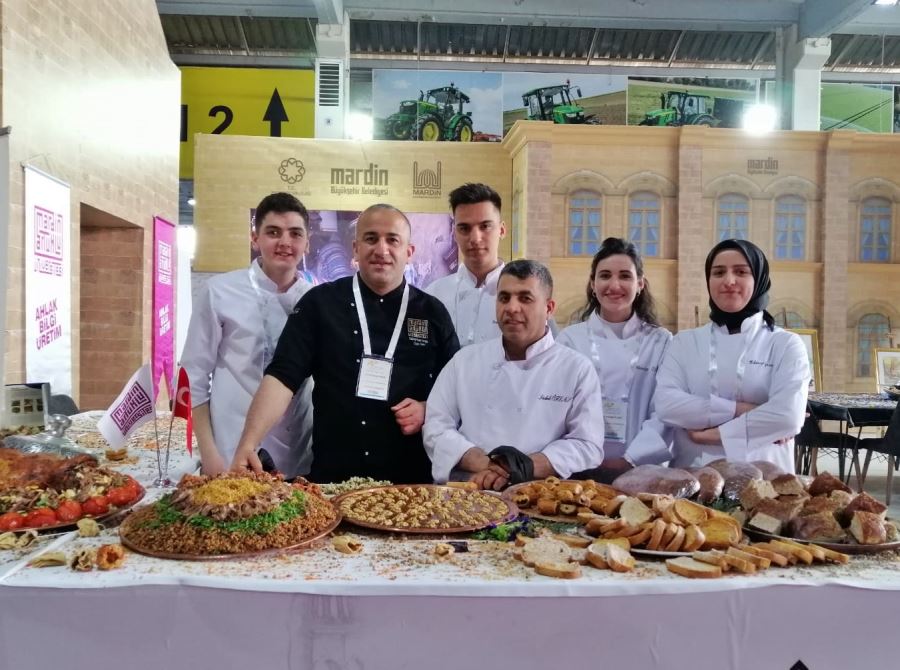 1. Mezopotamya Turizm ve Gastronomi Fuarında Artuklu  Üniversitesi Standına Yoğun İlgi!
