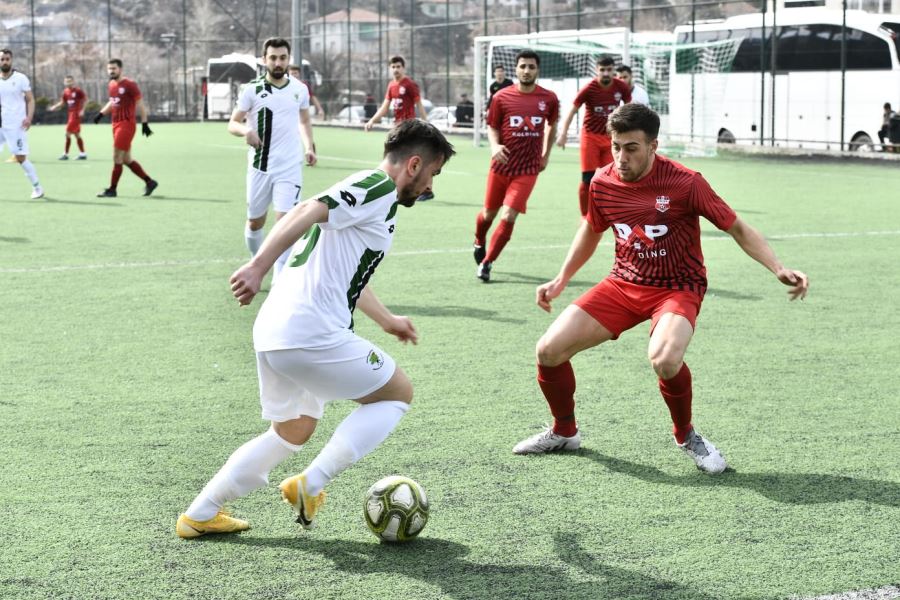 Mamak’ta futbol resitali yaşandı