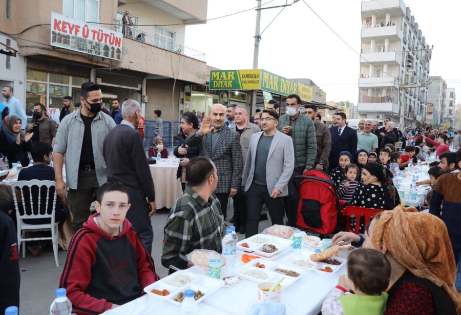 MARDİN VALİSİ DEMİRTAŞ İFTAR YEMEĞİNDE KIZILTEPELİLERE ÖNEMLİ MÜJEDELER VERDİ