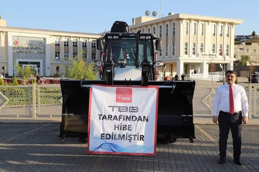 Türkiye Belediyeler Birliği’nden, Cizre Belediyesine Kepçe Hibe Edildi.