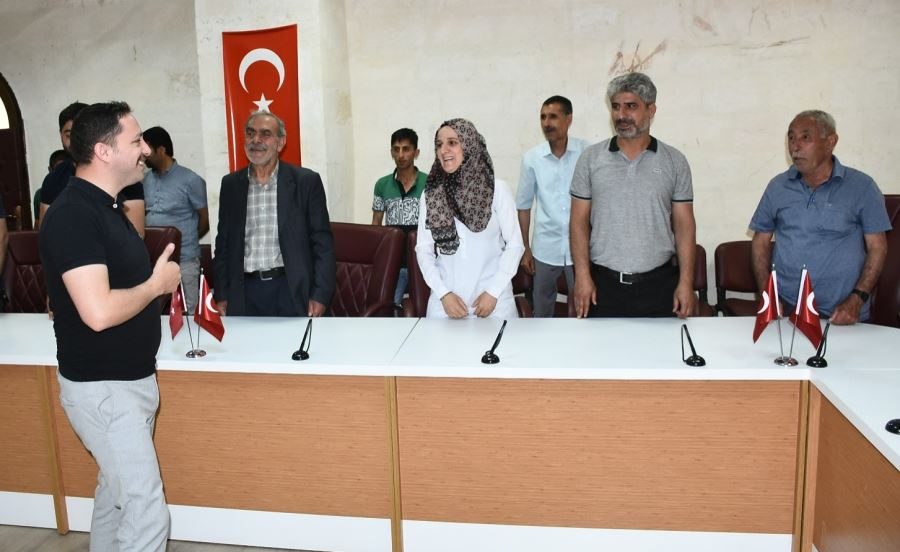 Nusaybin İlçe Kaymakamı Kayabaşı Yenituran Mahallesi’ndeki  Vatandaşları  Belediyede Ağırladı.