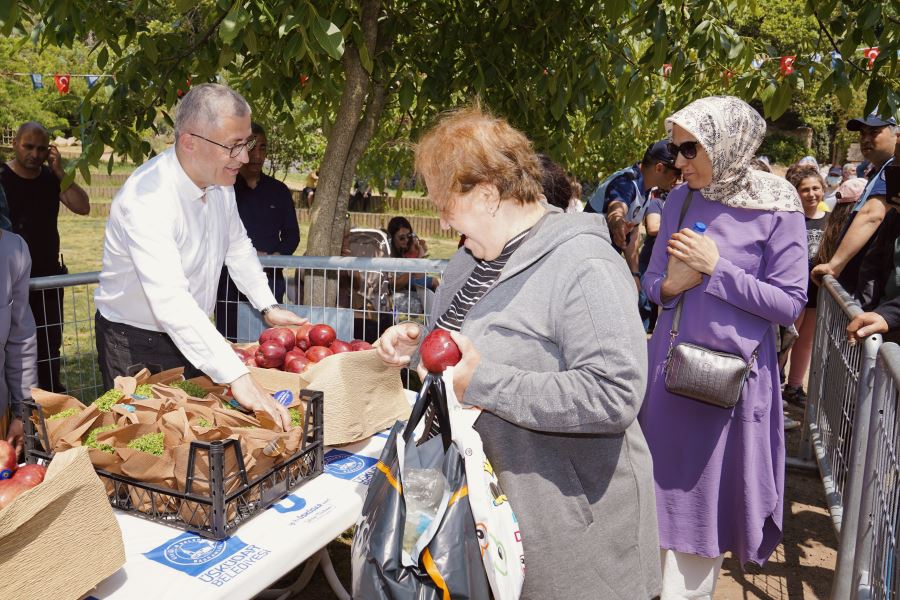 ÜSKÜDAR BELEDİYESİ FİDE DİKİM ŞENLİĞİ İLE ÜSKÜDAR’A BEREKET GETİRDİ