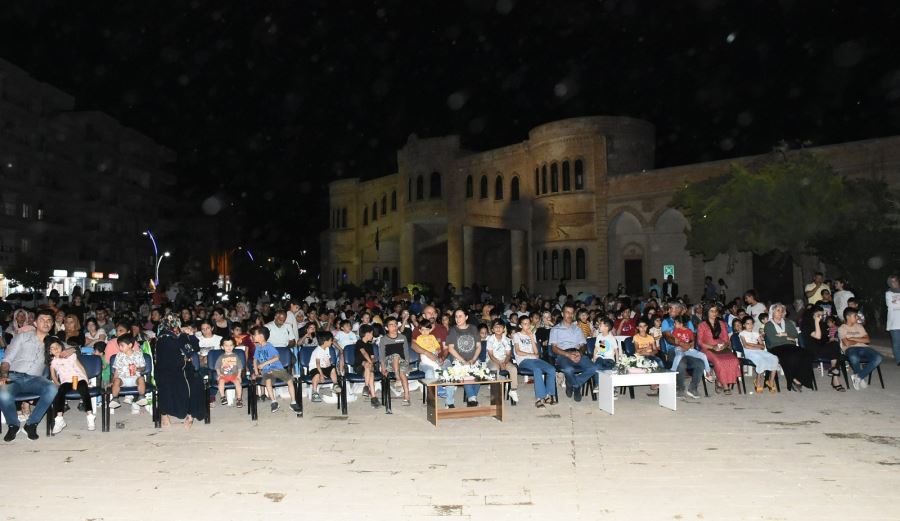 Nusaybinli Çocuklar Açık Sinema Keyfi  Heyecanını Yaşadı