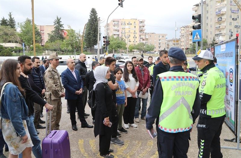Mardin Valisi  Demirtaş, Trafik Haftası Etkinliğine Katıldı