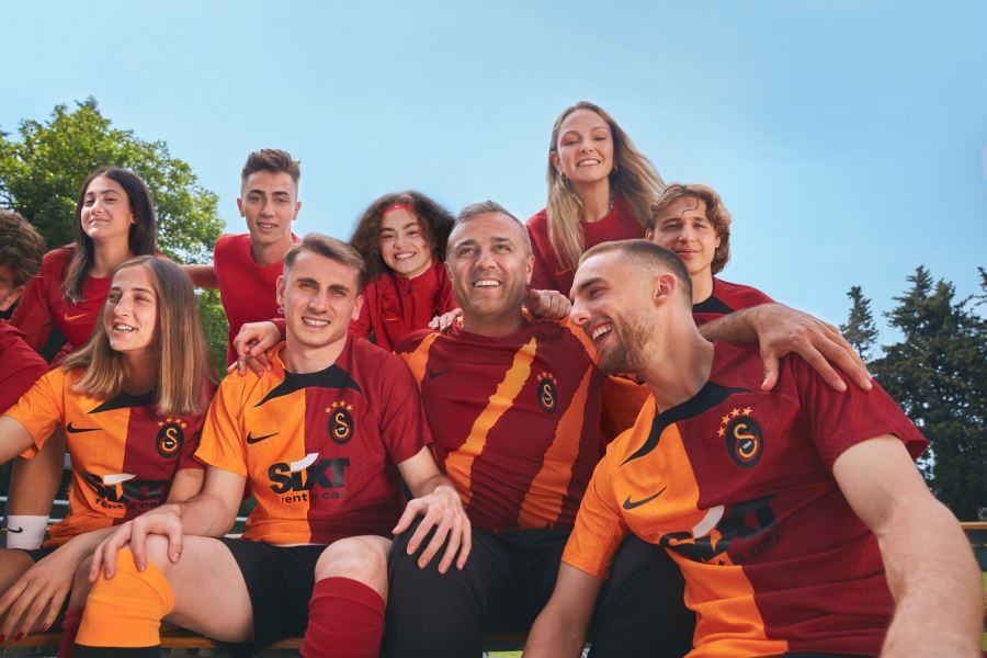 GALATASARAY 2022 – 2023 SEZON FORMALARINI TANITTI!