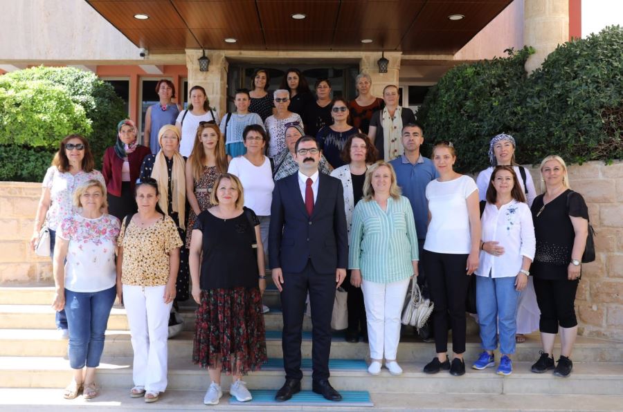 TÜRKİYE KADIN MUHTARLAR DERNEĞİ BAŞKAN VE ÜYELERİNDEN,MARDİN VALİLİĞİNE ZİYARET