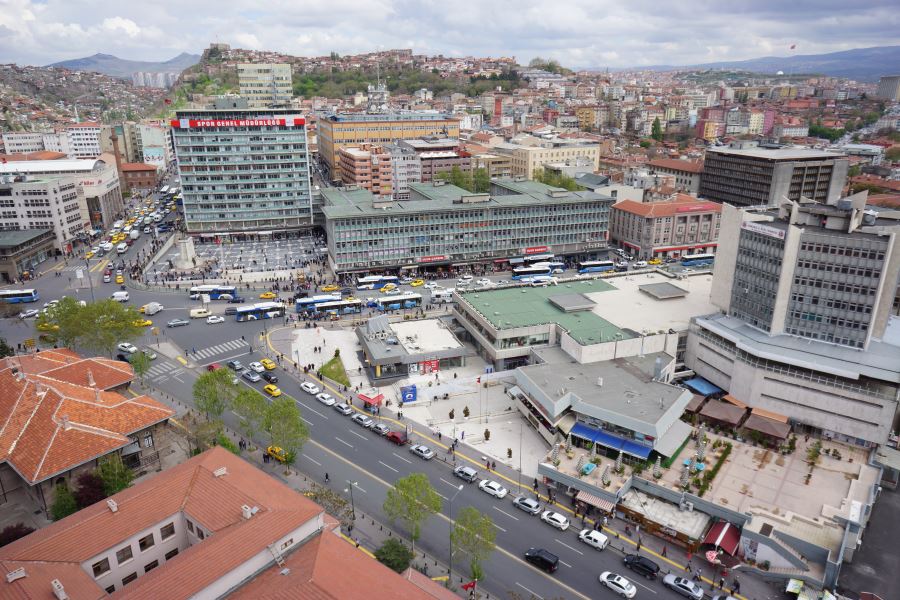 ULUS MEYDANI VE 100. YIL ÇARŞISI’NIN KADERİNİ BELİRLEYECEK ANKETE YOĞUN İLGİ