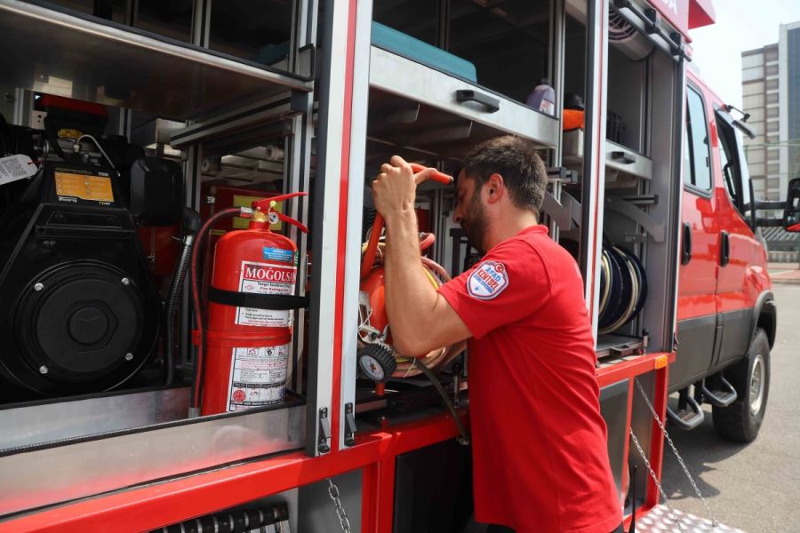 Kartal Belediyesi Arama Kurtarma Ekibine  Yeni Araç 