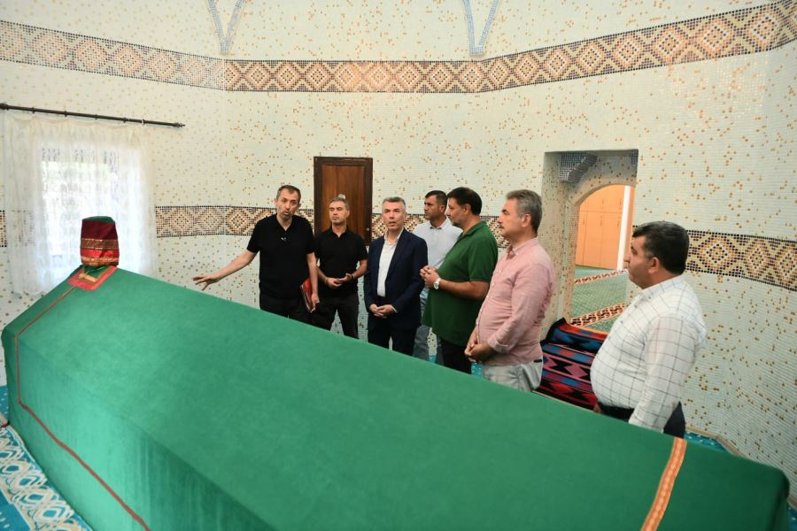 Başkan Murat Köse,Hüseyin Gazi Türbesi ve Cem Evi’nde ki Çalışmaları İnceledi